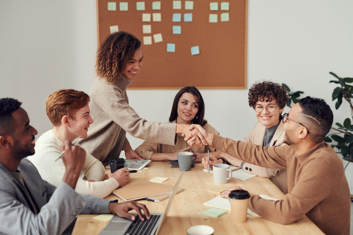 The Operations Scaling Playbook: How to Go from 10 to 100 Employees Without Breaking